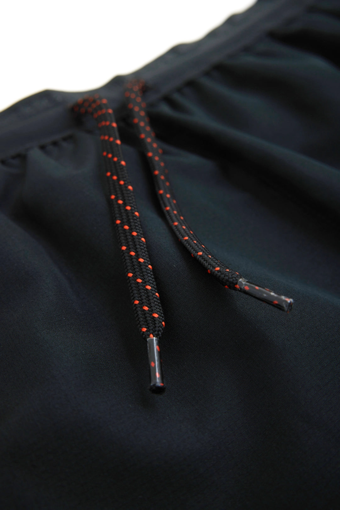 BLACK TRAIN SHORTS