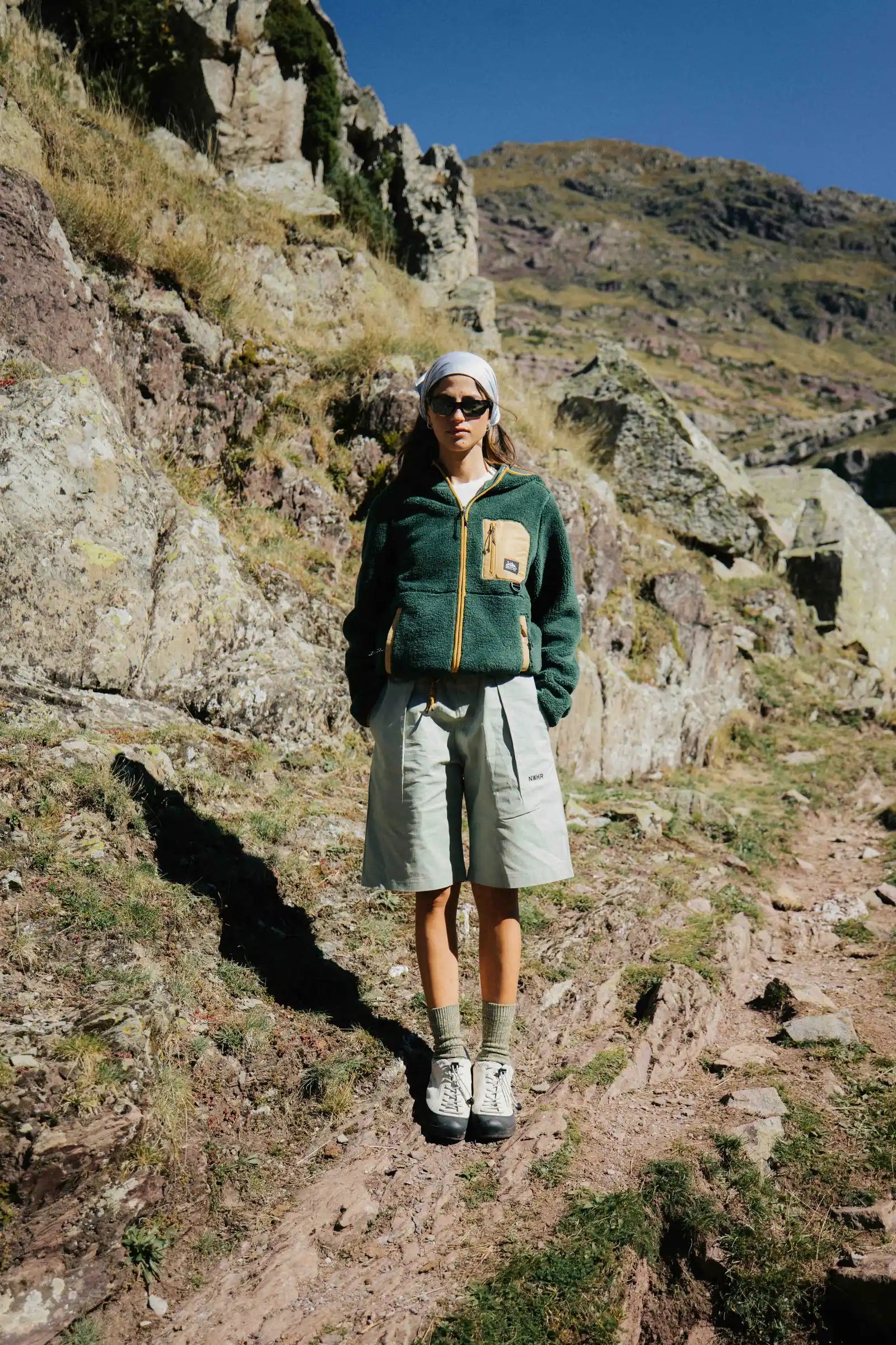 KHAKI CAVE POLAR HOODIE