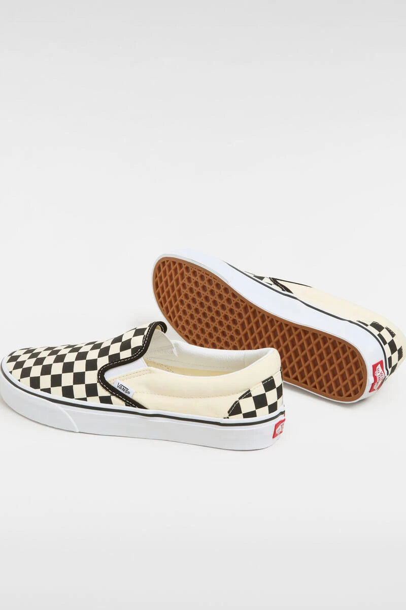 BLACK CLASSIC SLIP-ON VANS SNEAKERS